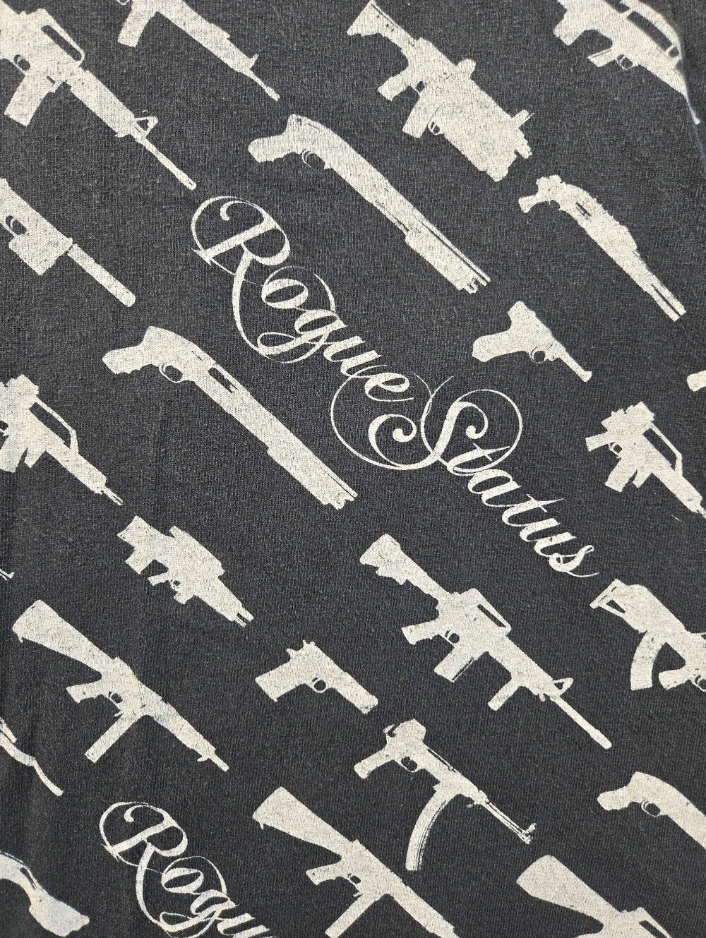 Rogue Status All Over Gun Print T-Shirt Black Men's Medium Vintage Streetwear - Picture 2 of 10